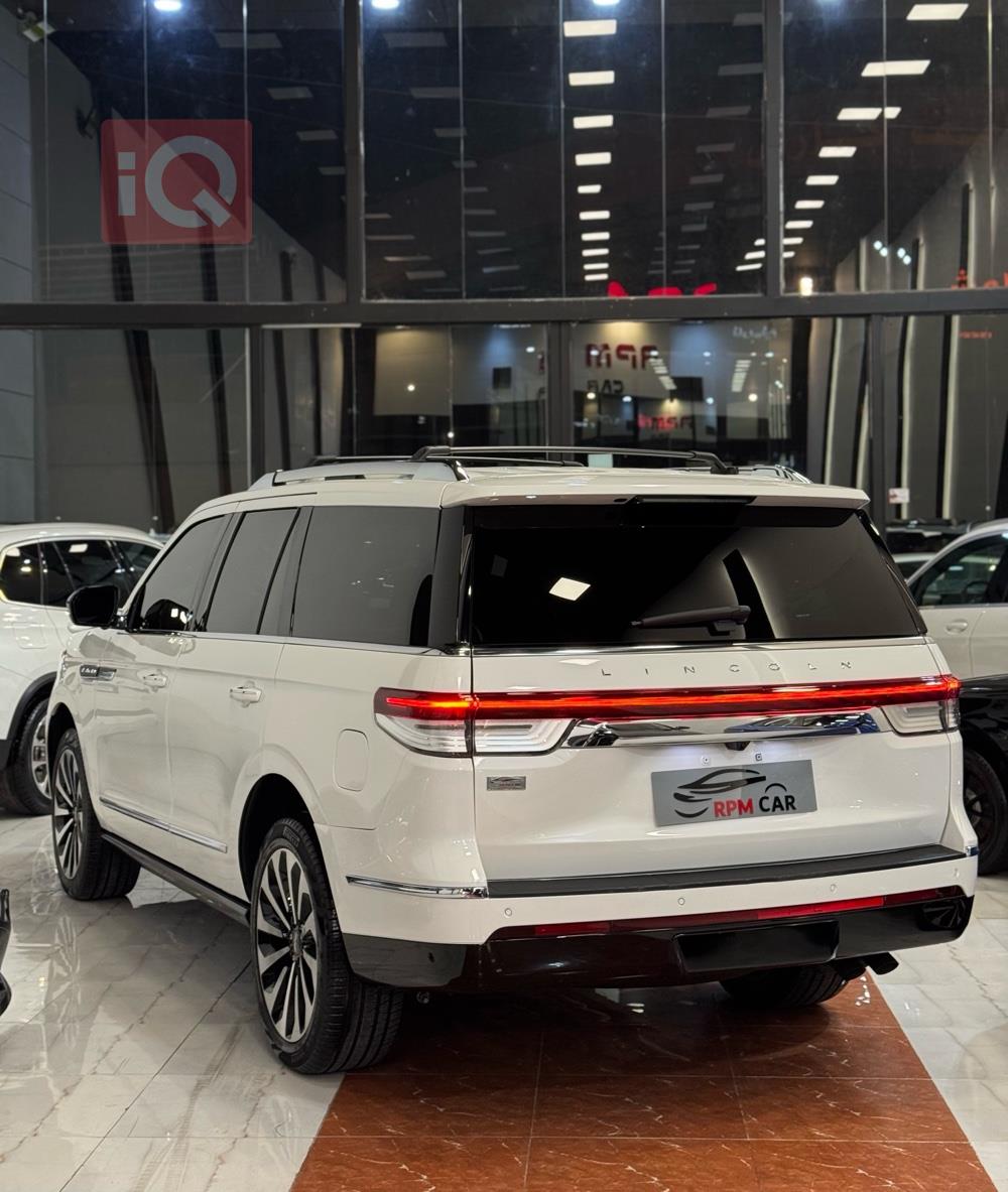 Lincoln Navigator